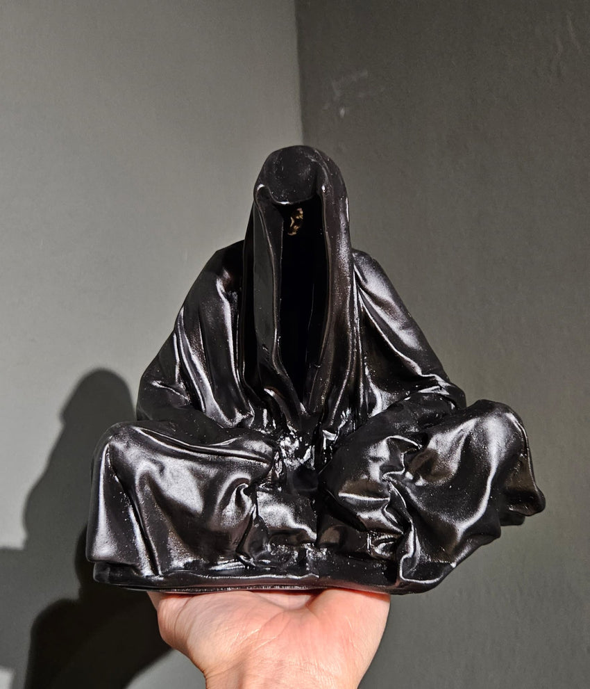 Guardian of time - black velvet, 20 cm